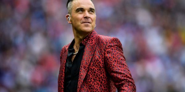 Robbie Williams defiende haber ido a Qatar