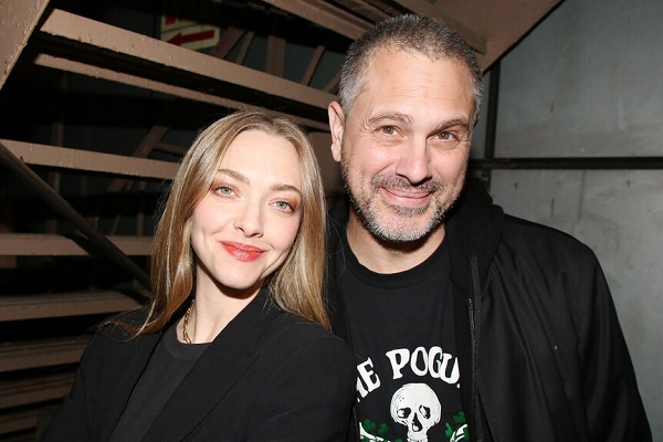 amanda-seyfried-thomas-sadoski